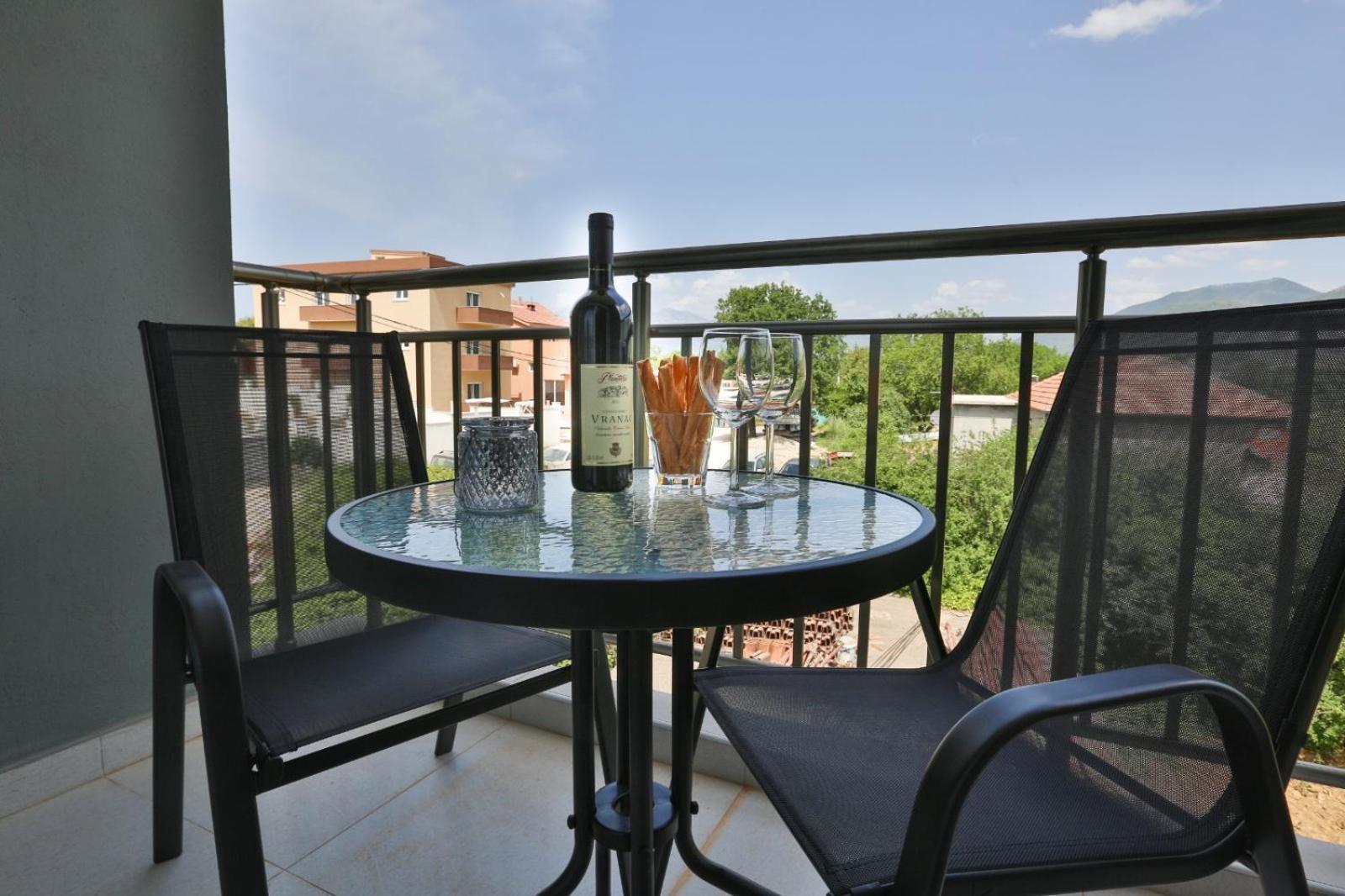 Kristina Apartments Tivat Exterior foto