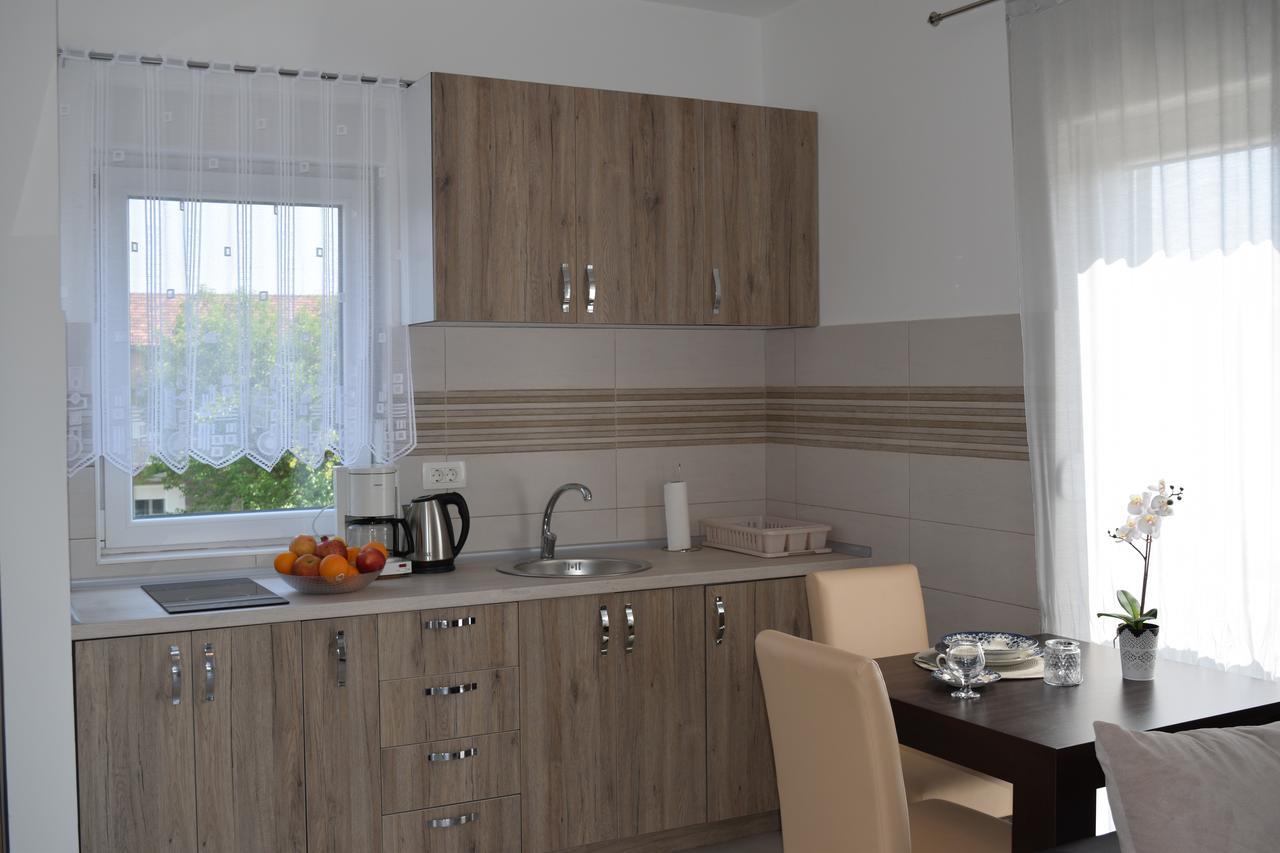 Kristina Apartments Tivat Exterior foto