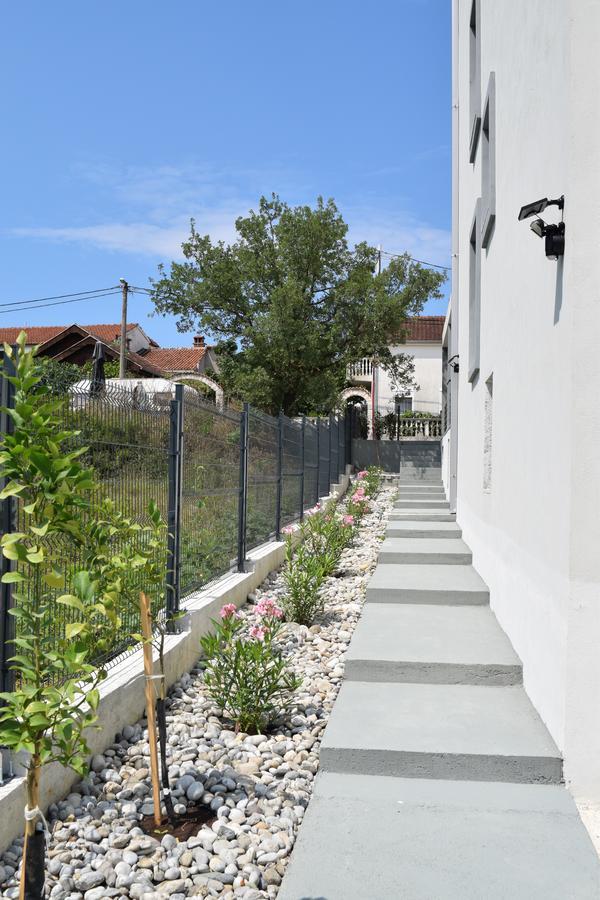 Kristina Apartments Tivat Exterior foto